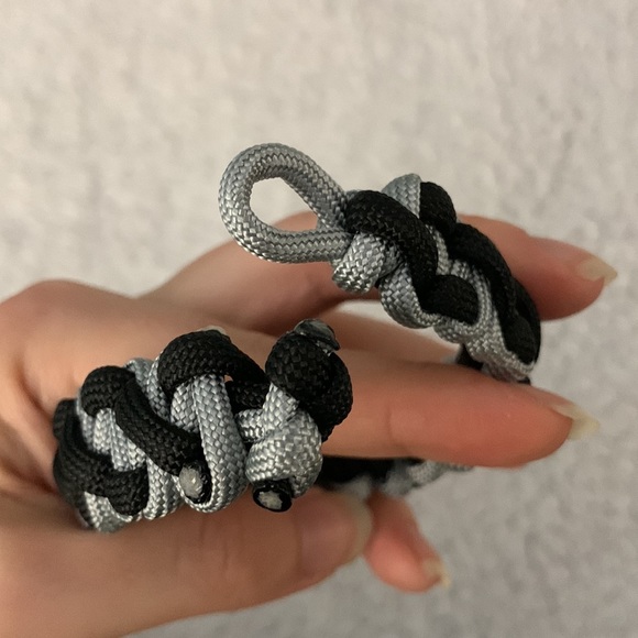 Grey and Black DNA Helix Paracord Bracelet - Picture 14 of 17